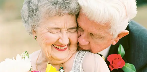 Casal fazendo bodas de ouro